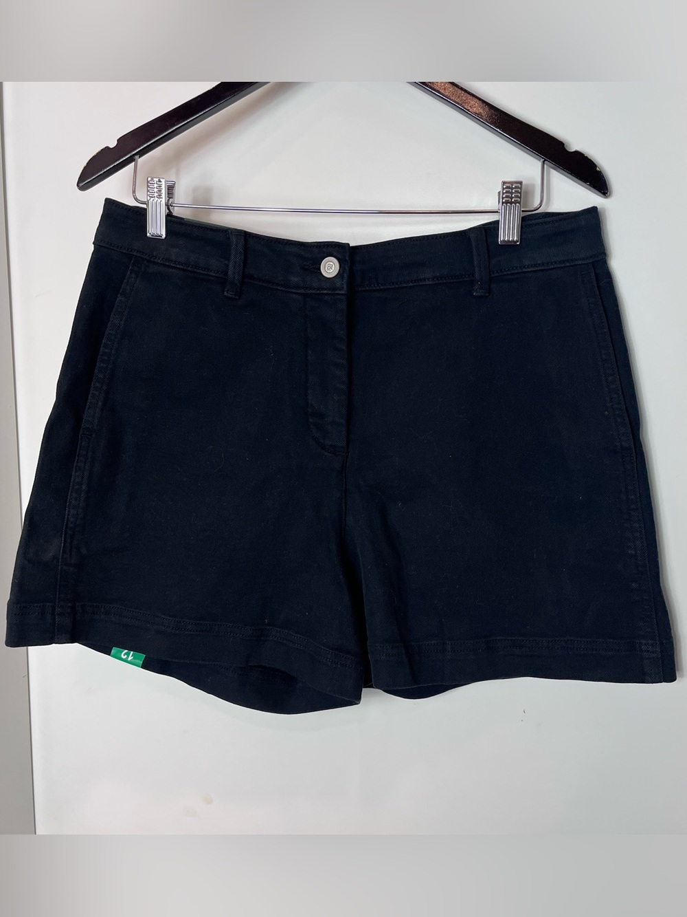 Banana Republic Everyday Shorts Black Size 12 NWT Inseam 4” Cotton Blend